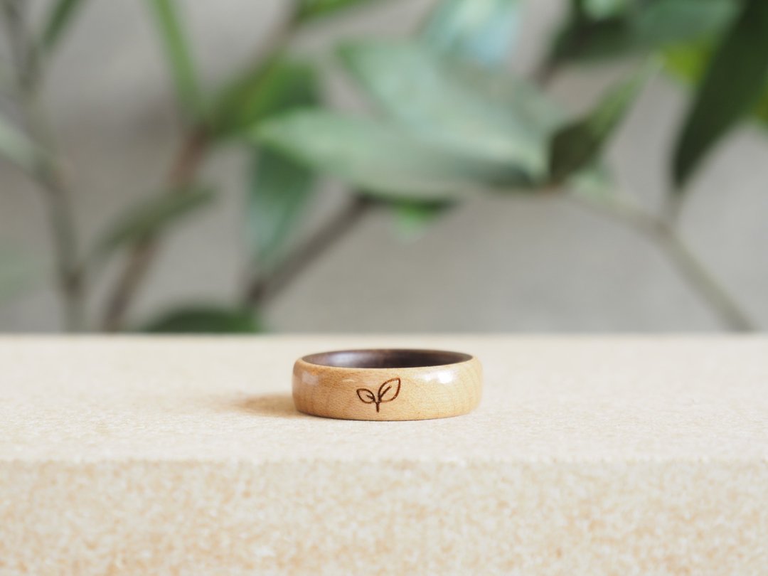 Sapling wooden ring Maple x Walnut - 戒指 - 木头 白色
