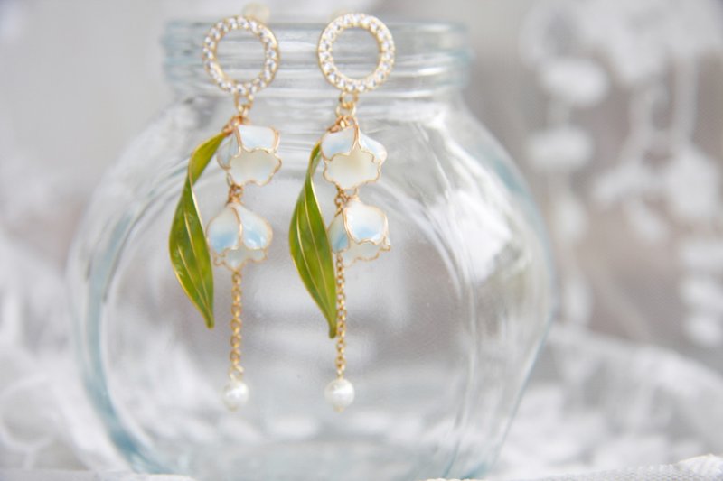 【蓝色铃兰耳饰】手工原创耳饰铜线树脂 优雅 耳环/耳夹饰品礼物 - 耳环/耳夹 - 树脂 蓝色