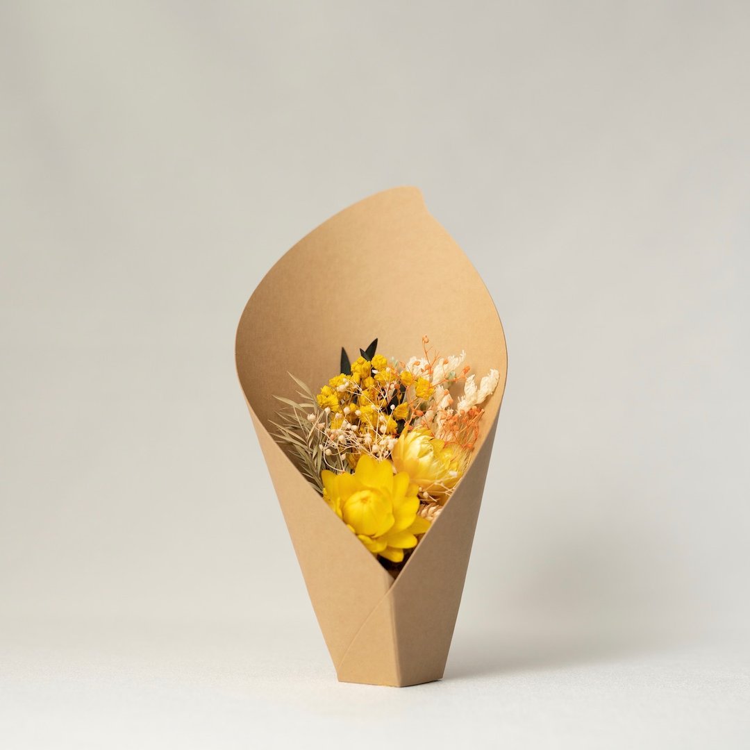 cup of flower ~ mini bouquet of paper and dried flowers ~ sand beige - 干燥花/捧花 - 纸 咖啡色