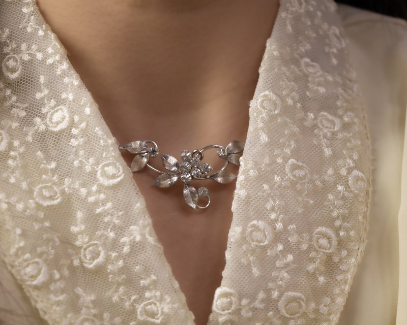 美国 Krementz 品牌古董 银白枝叶镶莱茵石 14K包金短项链 锁骨链 - 锁骨链 - 贵金属 银色