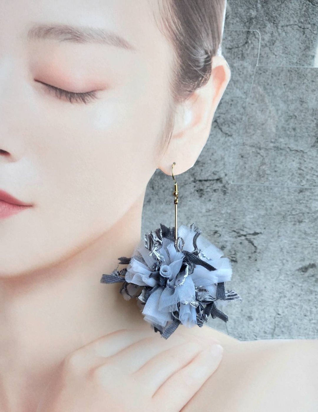 long hanging gauze ear ring cotton candy - 耳环/耳夹 - 其他人造纤维 灰色