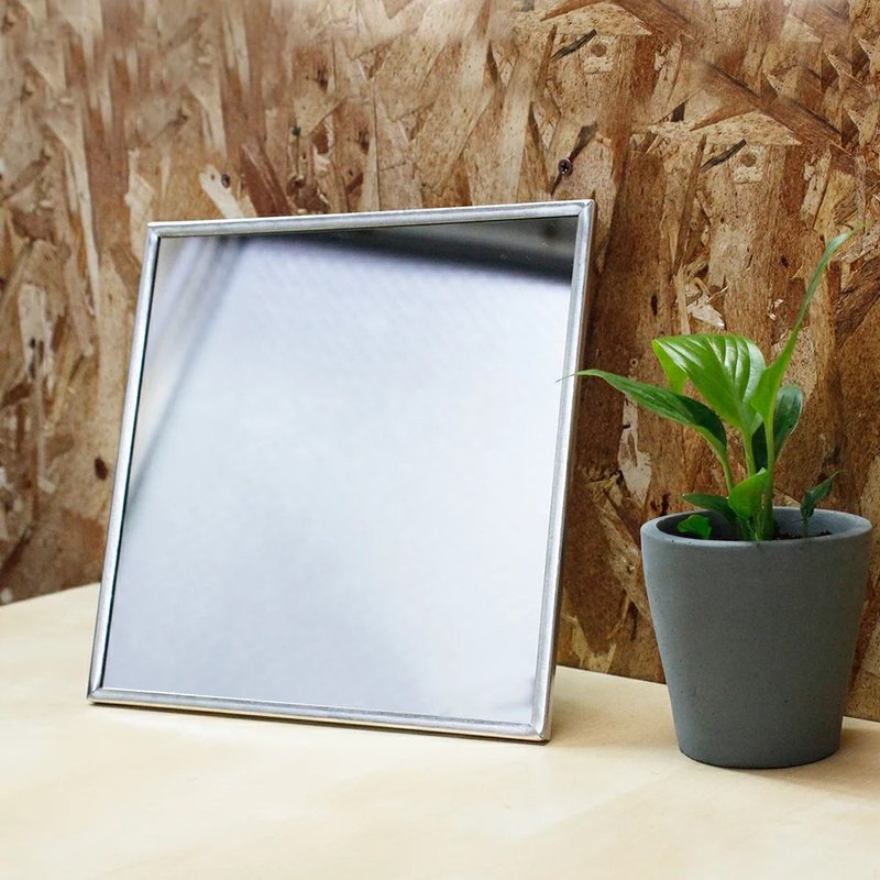 ZIP Stand Mirror LL Size Tinplate Stand Mirror Made in Japan - 彩妆刷具/镜子/梳子 - 其他金属 银色
