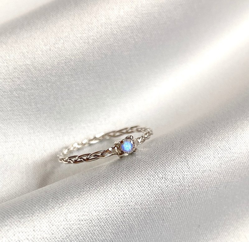 MIH 金工首饰 | 手工编织爪镶月光石 纯银戒指 moonstone ring - 戒指 - 纯银 银色
