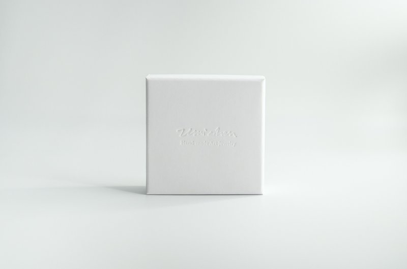 品牌饰品收纳盒 加购 满两仟赠 - 纸盒/包装盒 - 纸 白色