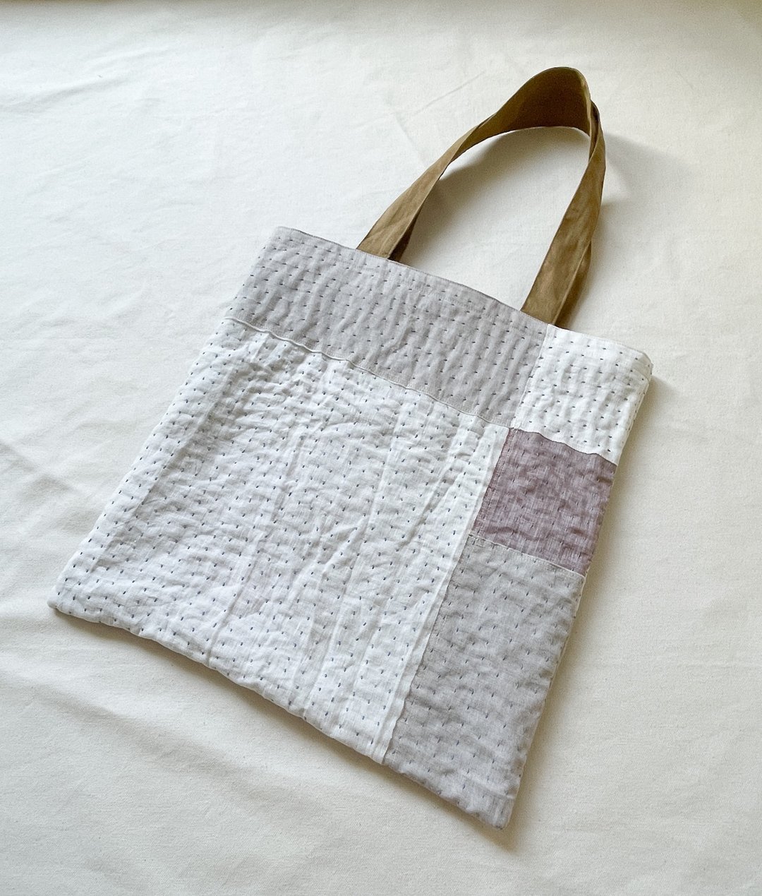 日本制 刺子缝 Sashiko Patchwork托特包 柔软亚麻托特包 Upcycle 升级再造 蓝染 Aizome - 手提包/手提袋 - 棉 白色