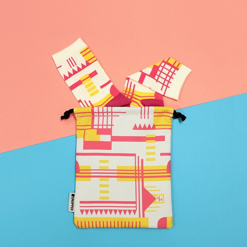 Parkhaus 白色袜子与双层束口袋限时优惠套组 - 化妆包/杂物包 - 棉．麻 白色