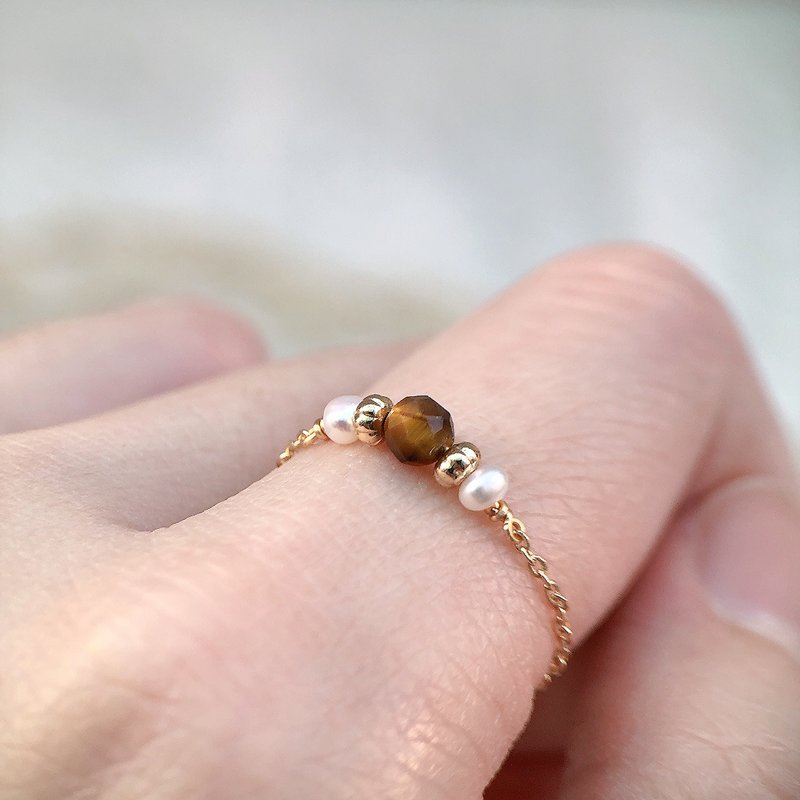 【三月・坦博拉菊】遗落的下午 | 虎眼石珍珠链戒 长度可调 - 戒指 - 宝石 咖啡色