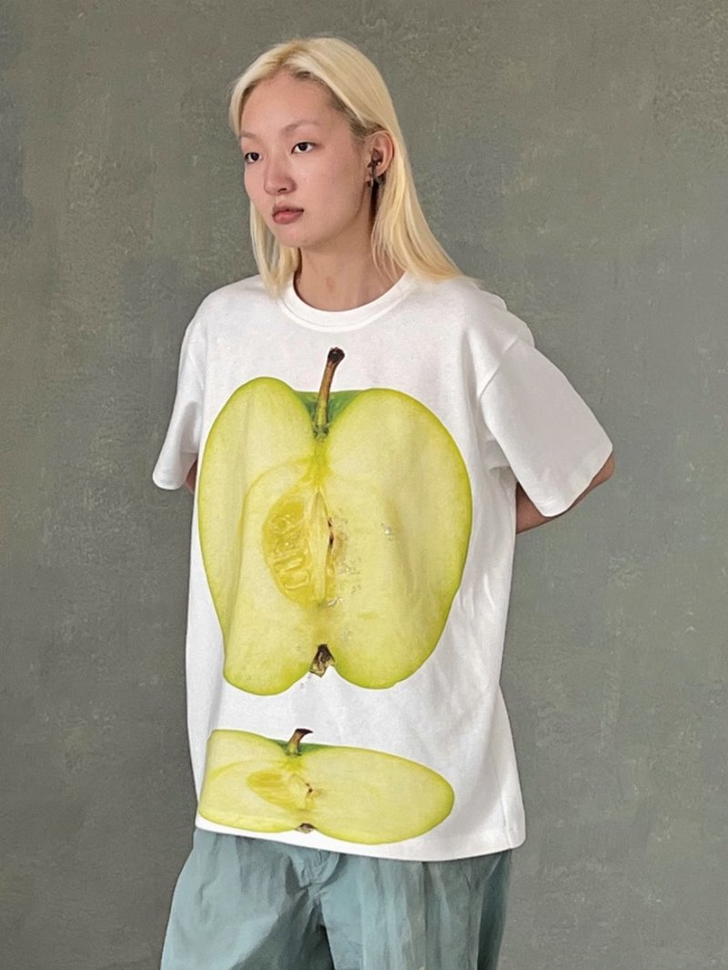 Green Apple T-Shirt 新鲜青苹果T恤 無性別穿搭 - 中性连帽卫衣/T 恤 - 棉．麻 白色