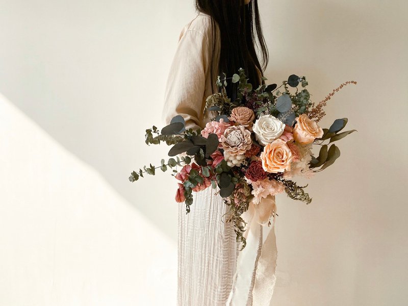 Flora Flower新娘永生花捧花-大地玫瑰 - 干燥花/捧花 - 植物．花 粉红色