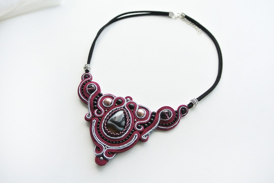 Burgundy necklace with Agate stone, Soutache Embroidered statement necklace - 项链 - 石头 红色