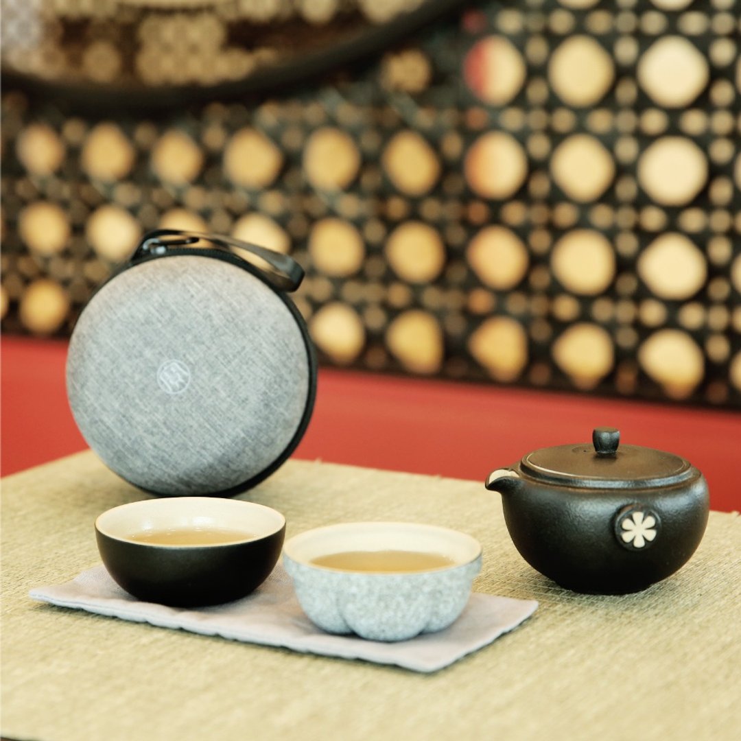 【礼物首选】陆宝 知足常乐旅行组 一壶两杯 + 便携包 旅行茶具 - 茶具/茶杯 - 陶 黑色