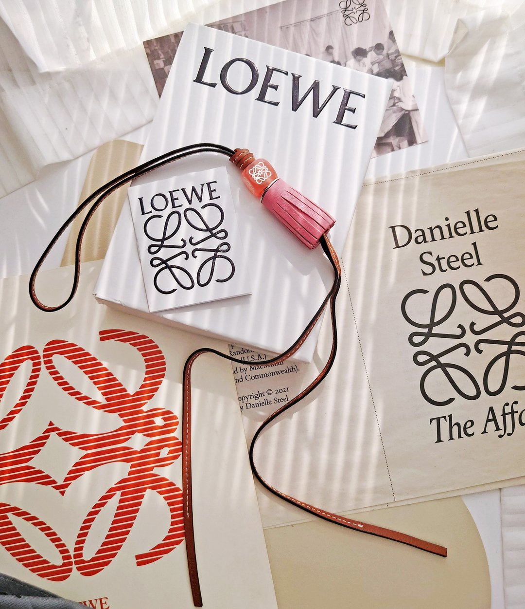 中古美品 带标签及盒 Loewe 骰子流苏包包挂饰 挂件 锁匙扣钥匙圈 - 钥匙链/钥匙包 - 真皮 粉红色