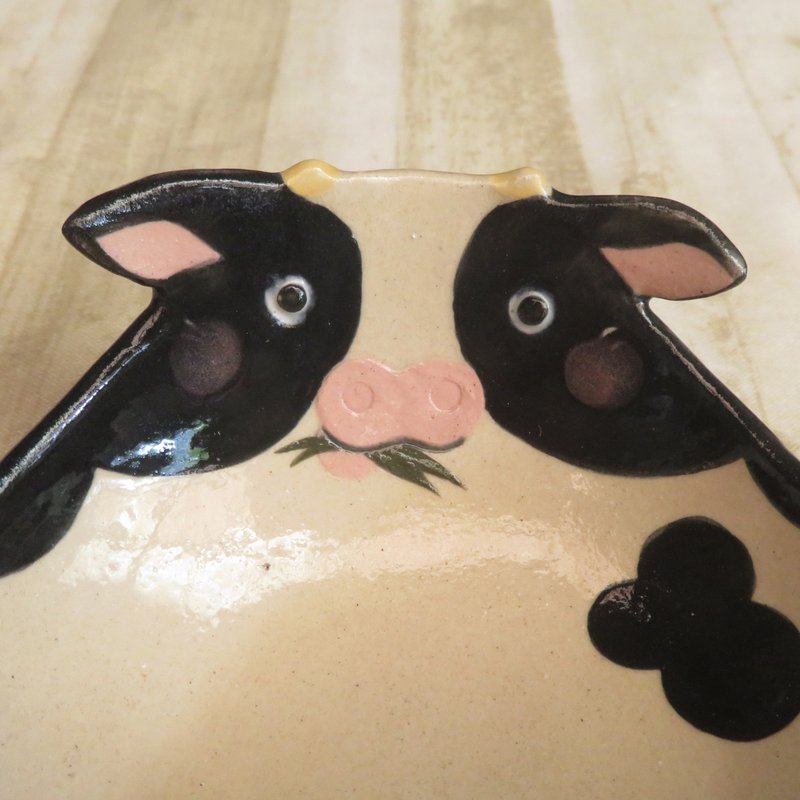 DoDo手作 动物造型碗-黑白乳牛浅碗 - 碗 - 陶 多色