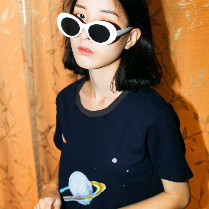 土星上衣 T 恤 - 黑色 - 女装 T 恤 - 棉．麻 黑色
