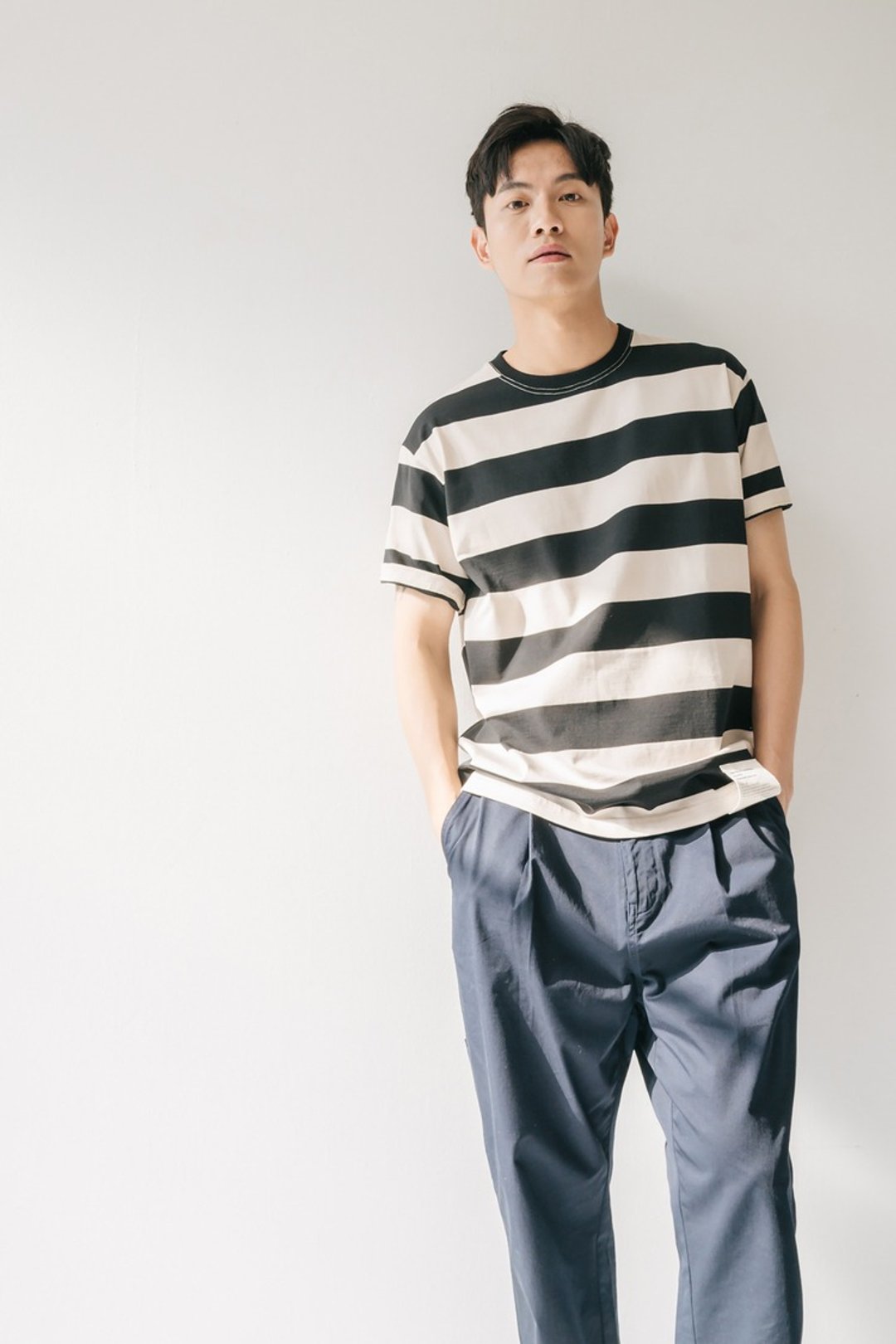 ɴᴇᴡ 宽版条纹圆领TEE / 3色 - 男装上衣/T 恤 - 棉．麻 黑色
