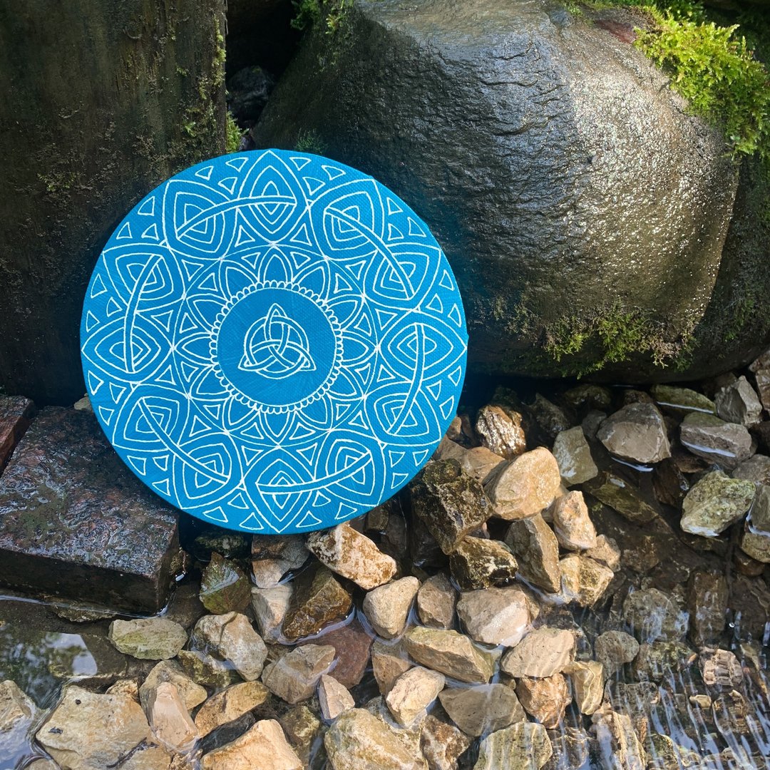 Celtic Shamrock mandala Triquetra symbol painting Meditation ethnic wall art - 墙贴/壁贴 - 压克力 蓝色