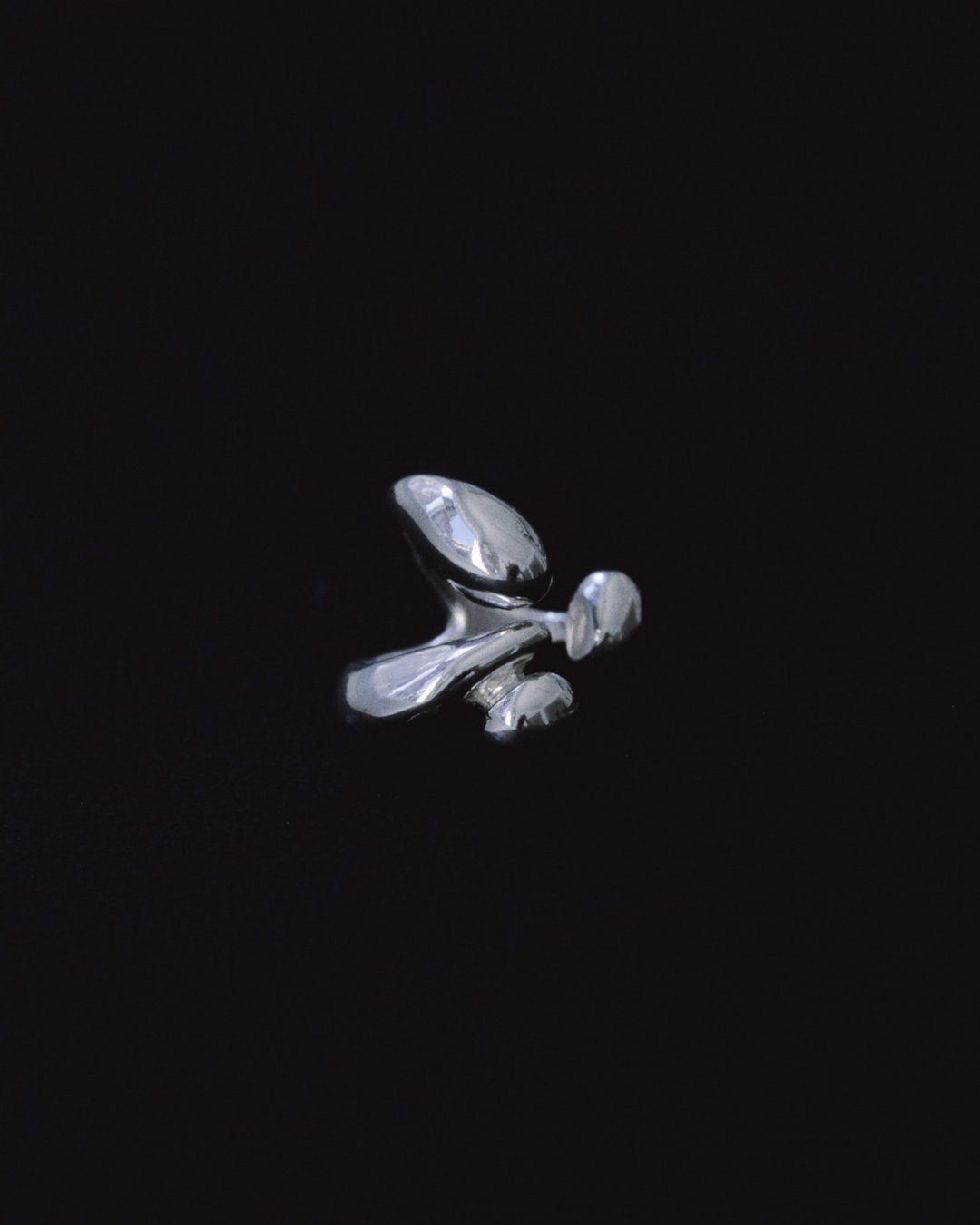 Tide Surge Ear Cuff 潮涌耳骨夹 - 耳环/耳夹 - 纯银 银色
