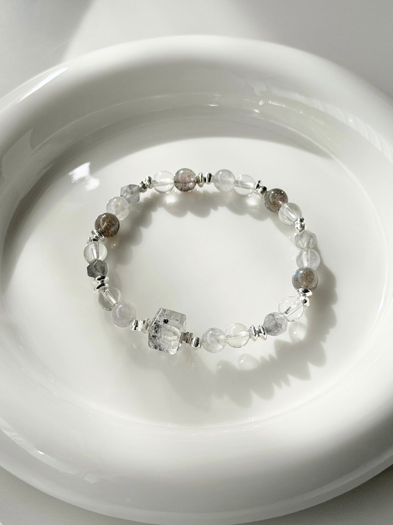 White Latte/闪灵钻方糖 云水晶 拉长石 白水晶/水晶手链 定制化 - 手链/手环 - 水晶 灰色