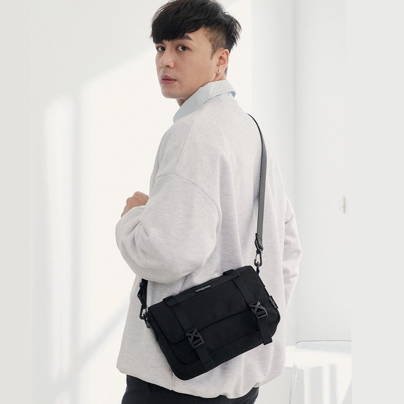 MANDE RHODE - 素面迷你插扣造型邮差包(小/S) - A5893K - 侧背包/斜挎包 - 聚酯纤维 黑色