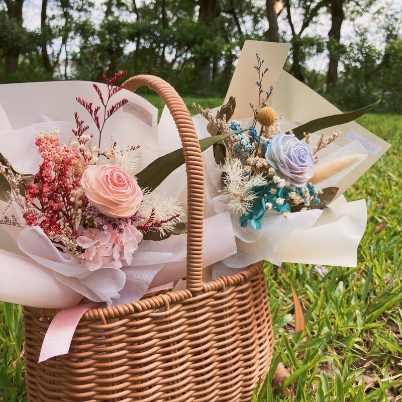 迷你手工索拉花束　可定制化/七夕情人节/母亲节/纪念日/毕业花 - 干燥花/捧花 - 植物．花 多色