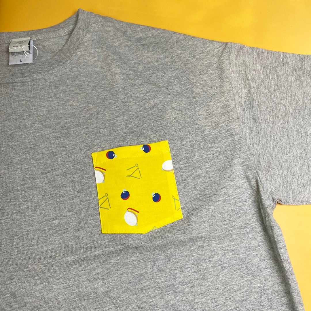 Music time Musical instrument pattern big silhouette pocket T-shirt Unisex S ~ XL Tcollector - 女装 T 恤 - 棉 灰色