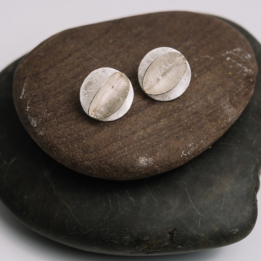 Folded leaf - flower petal handmade silver or gold coated stud earring (E0203) - 耳环/耳夹 - 银 银色