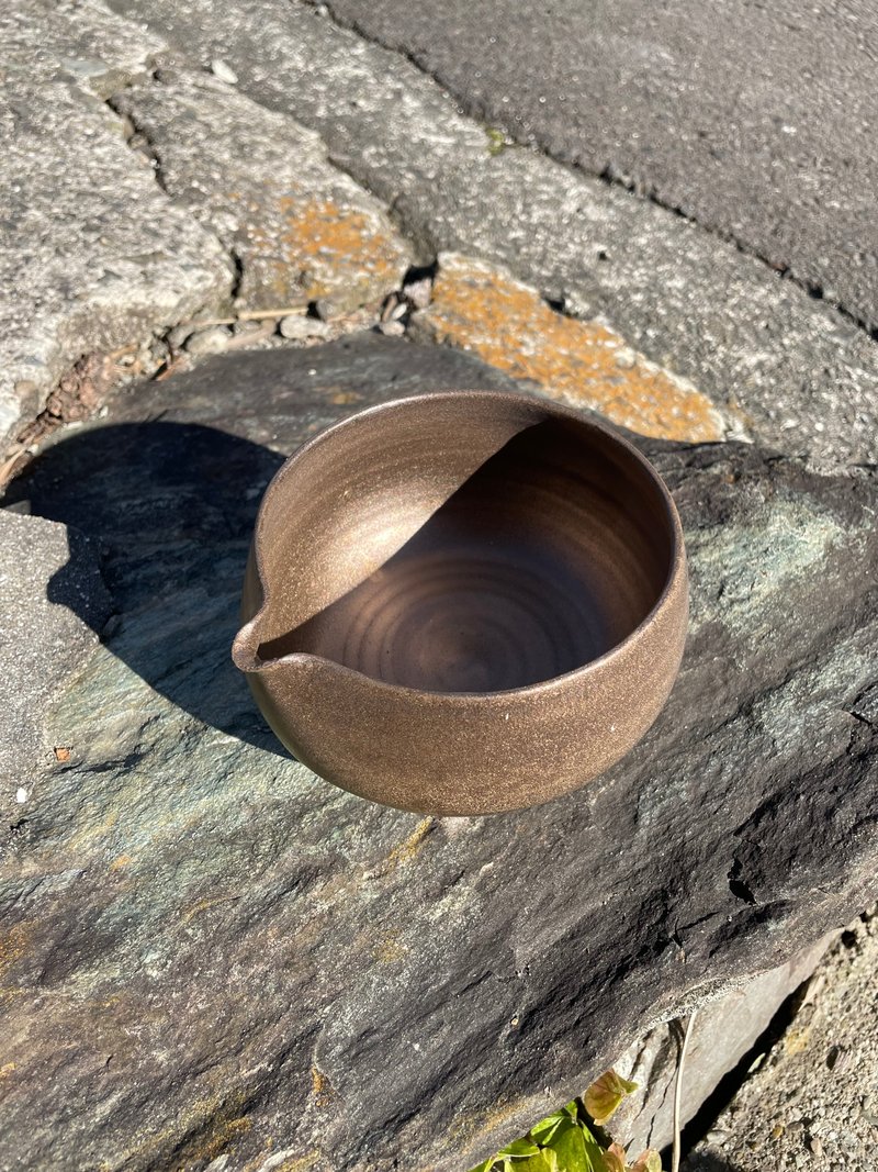 备有壶嘴的抹茶碗 - 碗 - 陶 金色