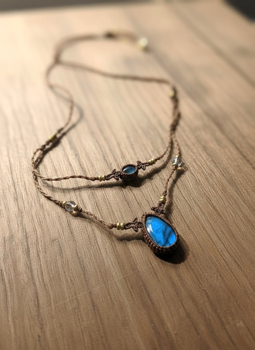 Crystoria Stone |Macrame| 南美蜡线 | 项链 |蓝光拉长石+月光石 - 项链 - 宝石 咖啡色