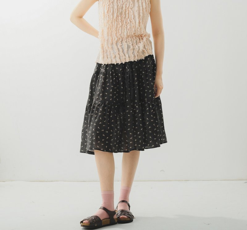 【小碎花】法式乡村复古/泡泡棉质蛋糕裙 - 裙子 - 棉．麻 黑色