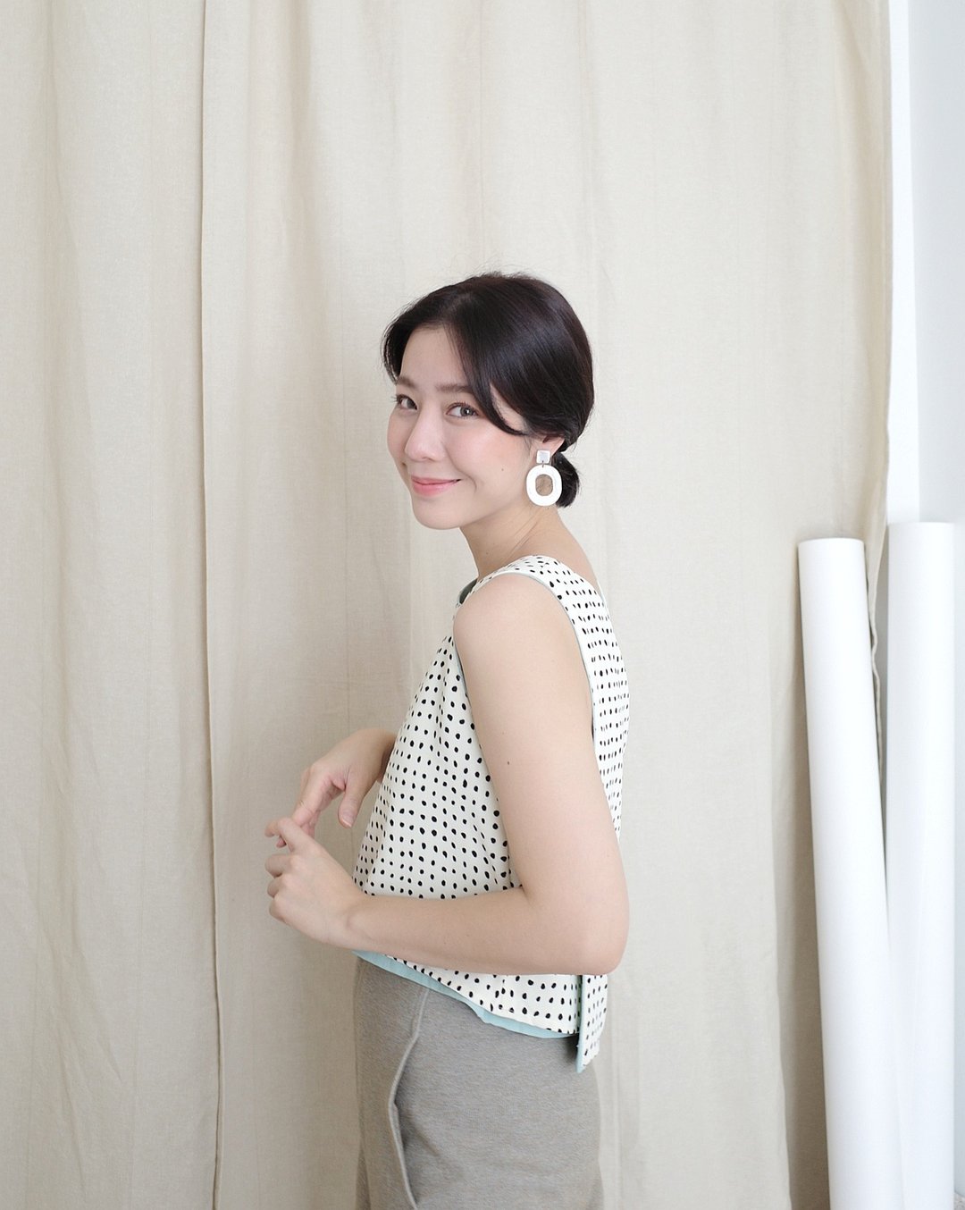 WHITEOAKFACTORY Two-side cotton linen wrap crop top - Light blue & polka dot - 女装上衣 - 棉 白色