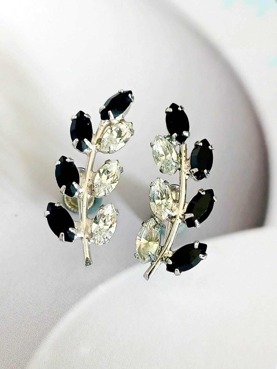 Avintage jewelry  典雅立体黑白双色莱茵 夹式耳环 - 耳环/耳夹 - 其他金属 