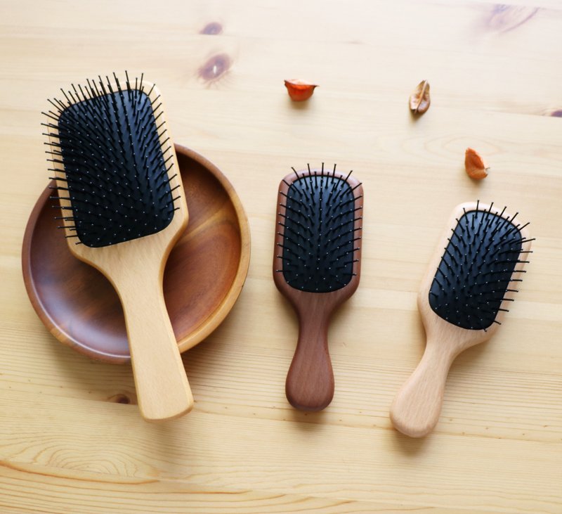 【干湿两用梳】榉木大四角/ 台湾专利小小四角 - 彩妆刷具/镜子/梳子 - 木头 