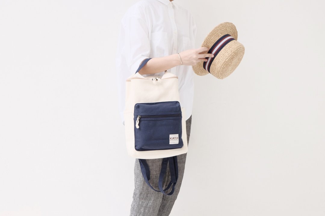 BUCKET BEAM BAG : WHITE x NAVY COLOR - 侧背包/斜挎包 - 其他材质 蓝色
