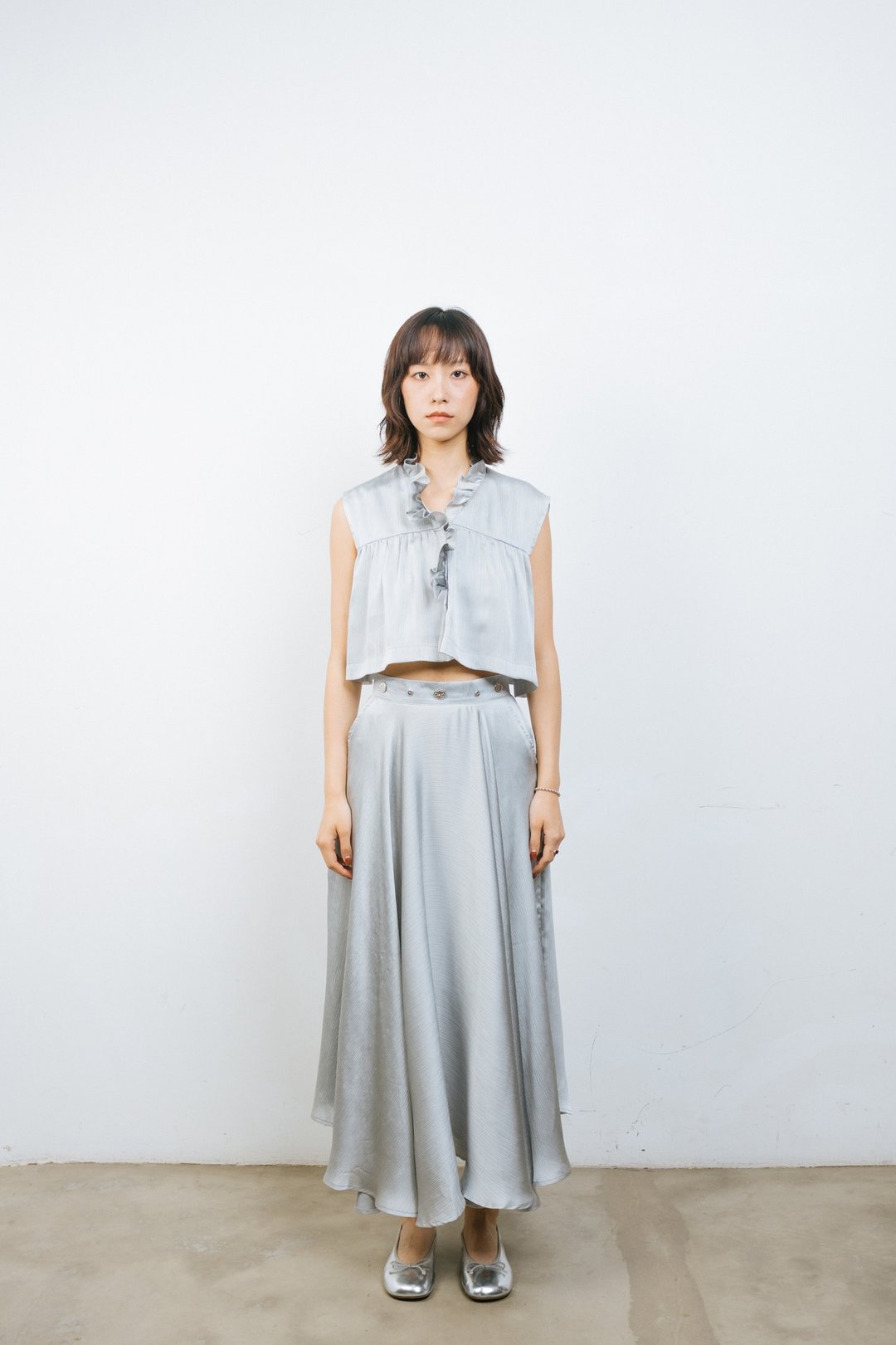 丝质半截裙 Silver Silk circle skirt - 裙子 - 其他材质 银色