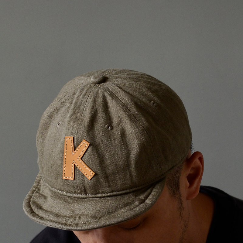 【拼凑的记忆切片】皮革短帽沿鸭舌帽 皮革补丁 定制你的英文名字 - 帽子 - 真皮 卡其色