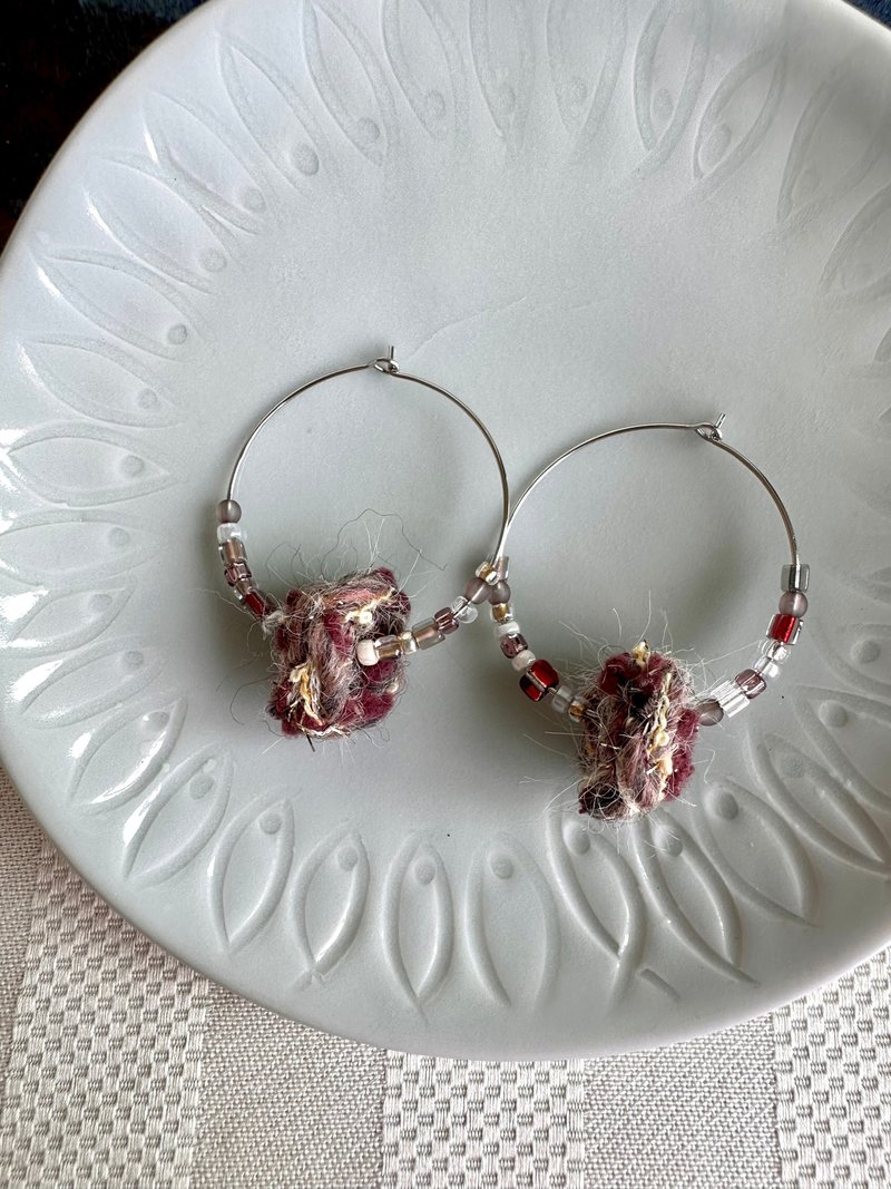 编织耳环 - 耳环/耳夹 - 其他材质 红色