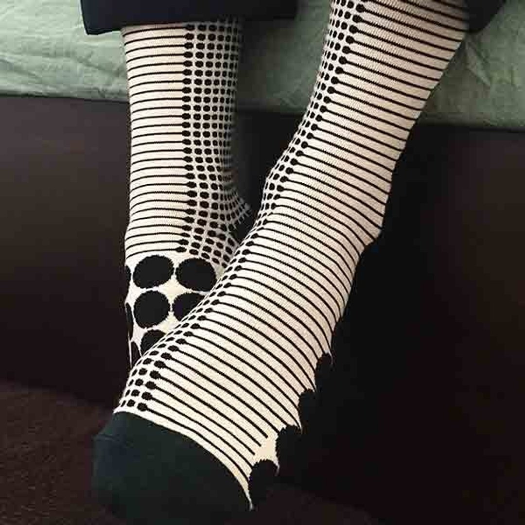 socks_dot / irregular / socks / white / black - 袜子 - 棉 白色