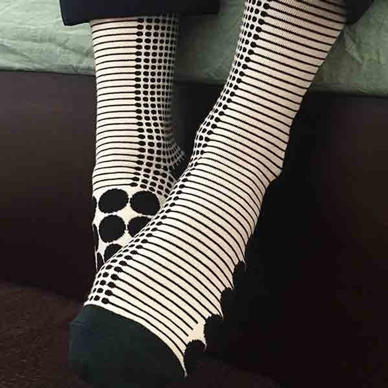 socks_dot / irregular / socks / white / black - 袜子 - 棉．麻 白色