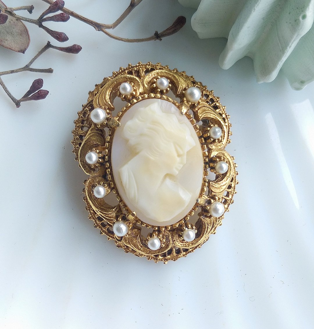 Vintage Jewelry  FLORENZA CAMEO 仕女浮雕 优雅绕珠  别针 - 徽章/别针 - 其他金属 金色