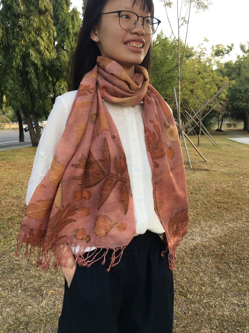 天然植物染--苏方底色植物移印羊毛围巾 - 围巾/披肩 - 羊毛 