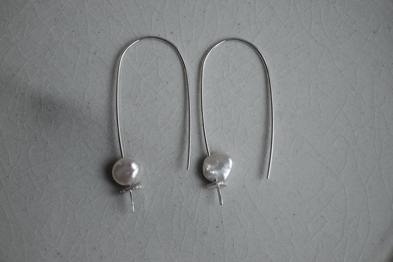 几何珍珠耳环 | V型 - 耳环/耳夹 - 纯银 