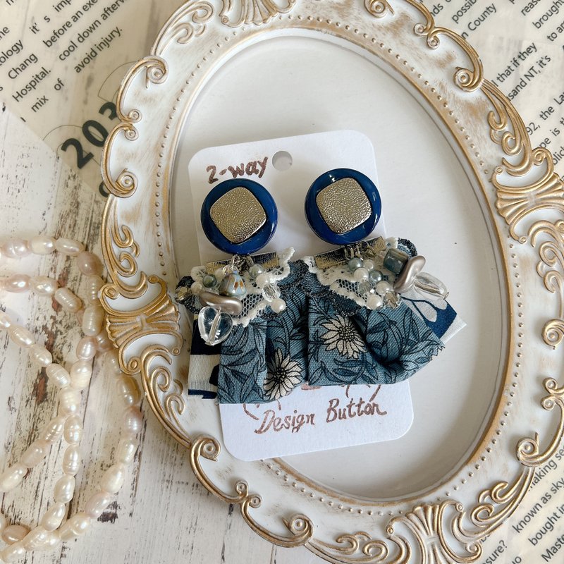 wow handmade 2-way 深海书页钮扣 × 蕾丝布褶耳环 - 耳环/耳夹 - 其他材质 