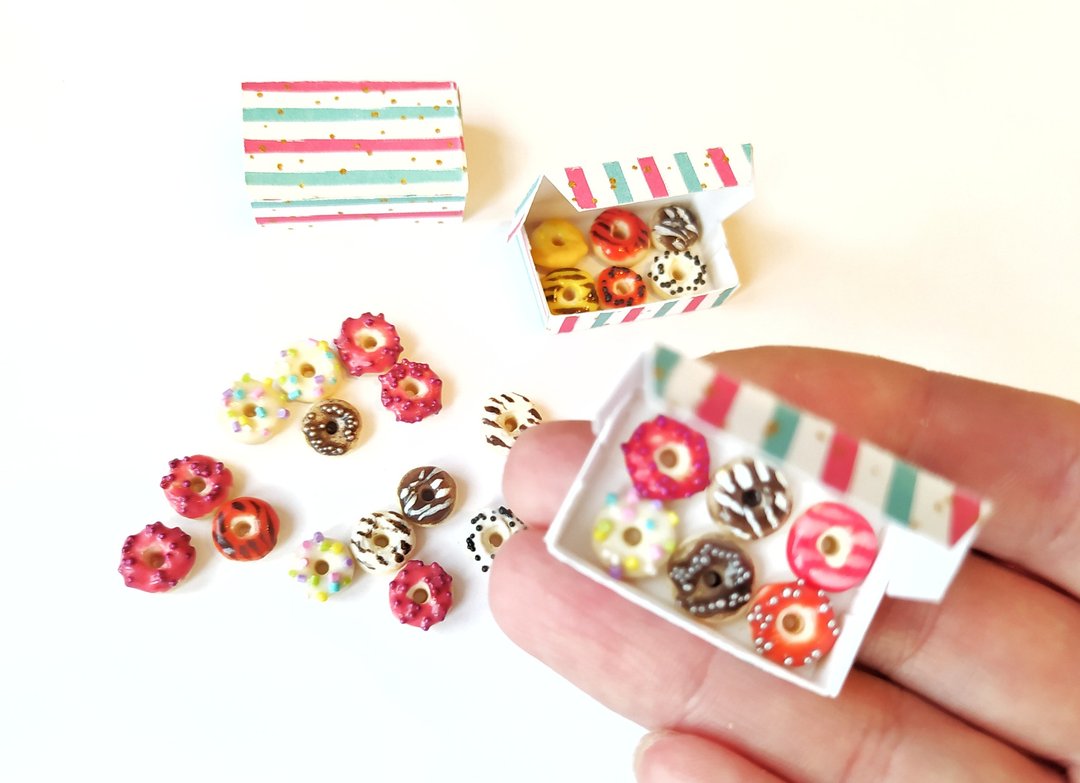Miniature donuts Dollhouse mini sweet food Dunkin Bakery Cake Donuts for doll - 玩偶/公仔 - 其他材质 