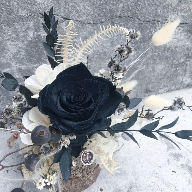【黑桃骑士】玫瑰永生花摆饰|拍照道具|生日|情人节|开幕 - 干燥花/捧花 - 植物．花 黑色