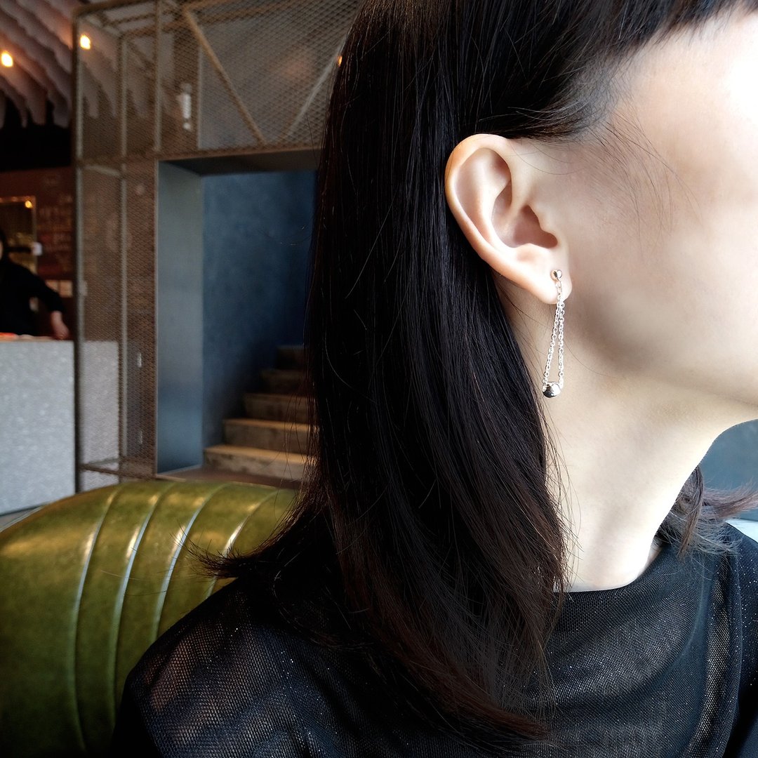 ball earring_银珠珠耳环 925银 限量 设计师 手作 定制 珠宝 - 耳环/耳夹 - 银 银色