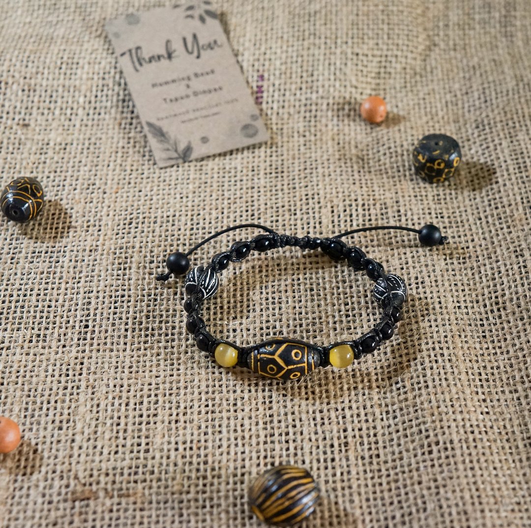 Pottery bead &amp; Cat's eye chrysoberyl, Black Onyx Handmade Bracelet - 手链/手环 - 其他材质 黑色