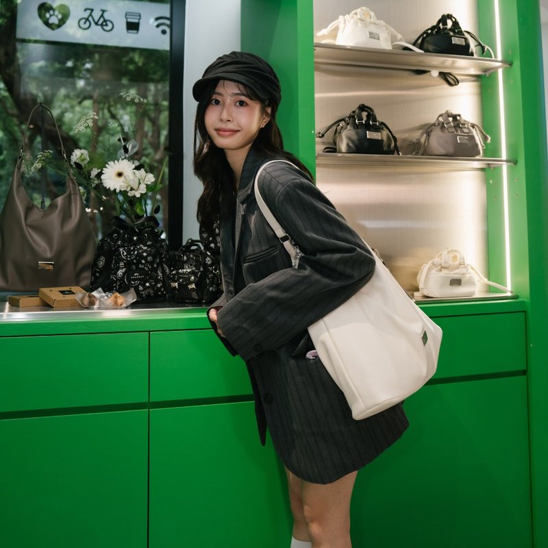 【DOUGHNUT】单肩包 流浪包 肩背包 手提包 托特包 Placid ER忌廉 - 侧背包/斜挎包 - 人造皮革 白色