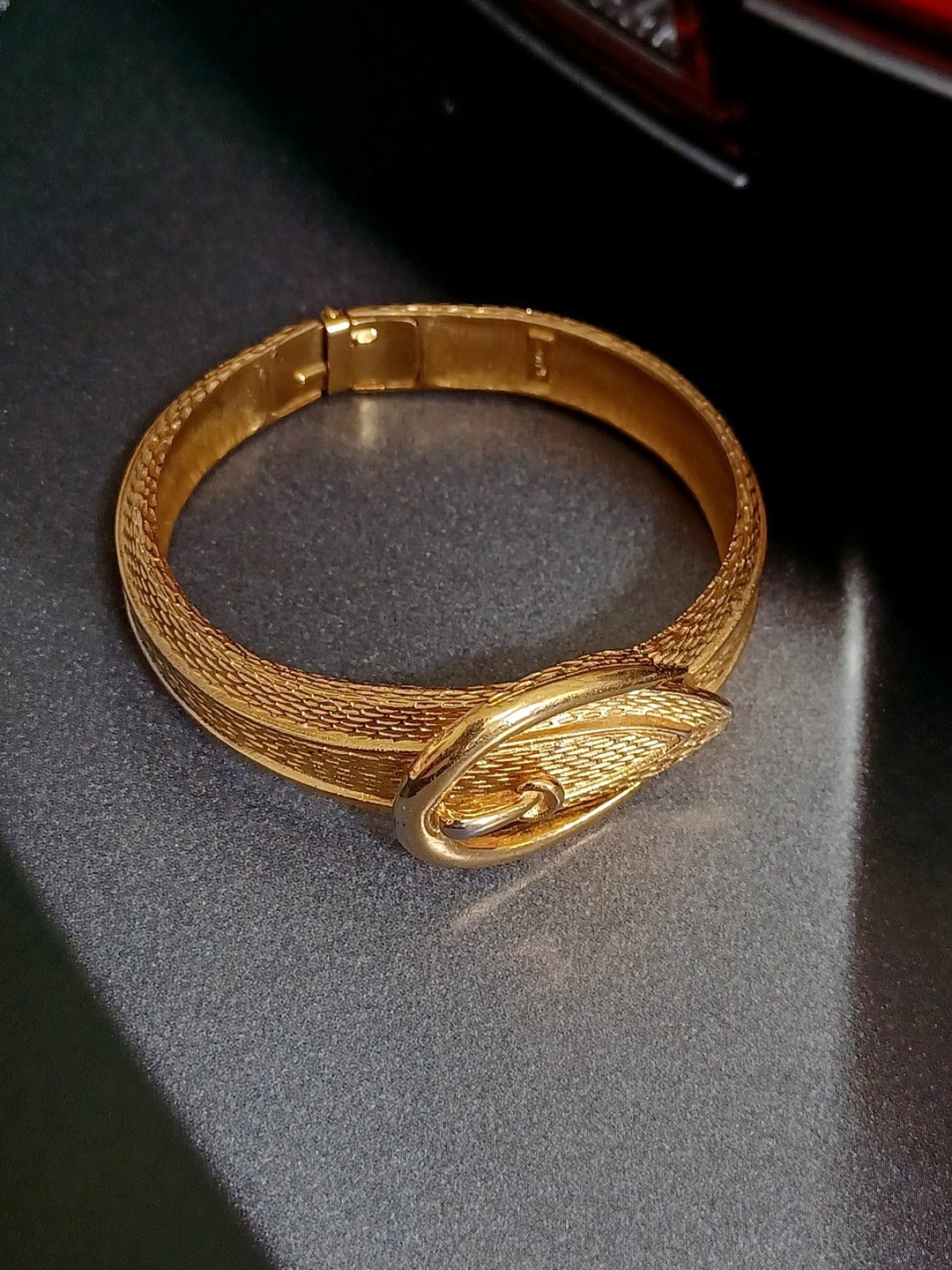 vintage jewelry   AVON  BUCKLE BRACELET 雾金皮带扣 手环 - 手链/手环 - 其他金属 