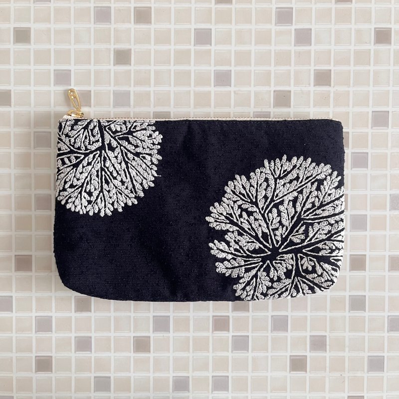 mina perhonen forest dot & tambourine 化妆包 sleeping rose - 化妆包/杂物包 - 棉．麻 蓝色