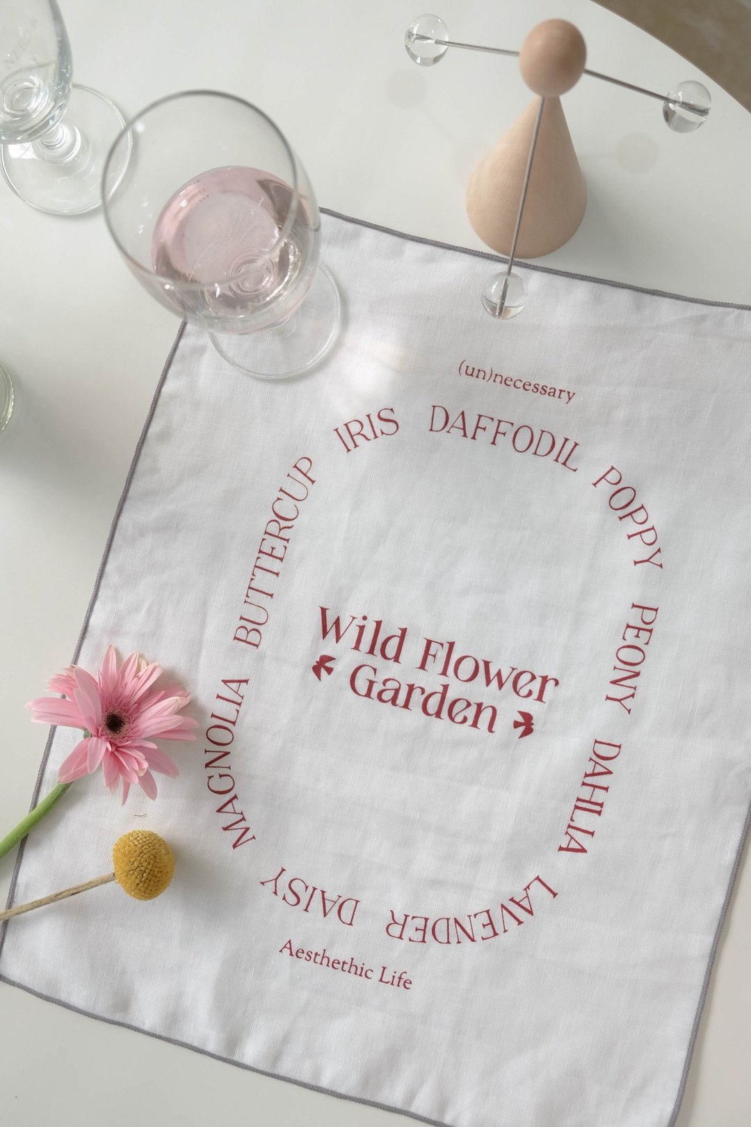 Natural linen napkin / Fabric poster (White) - 围裙 - 棉．麻 白色